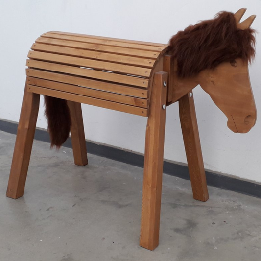 Катерушка Дървен Кон