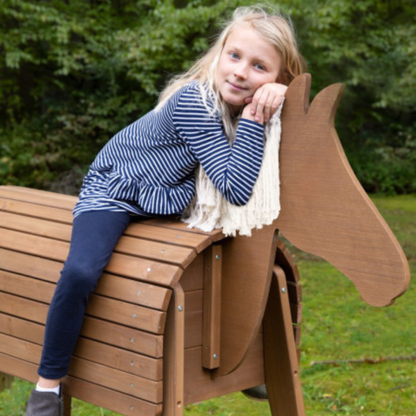 Катерушка Дървен Кон